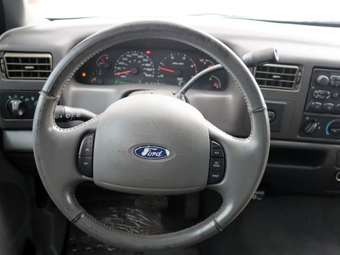 Used 2003 Ford F250 XL image 17