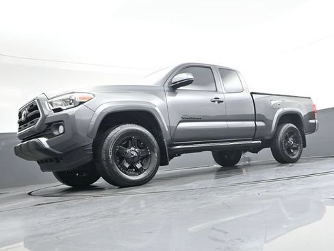 Used 2016 Toyota Tacoma SR5 w/ SR5 Appearance Package (SN) AWD/4WD image 34