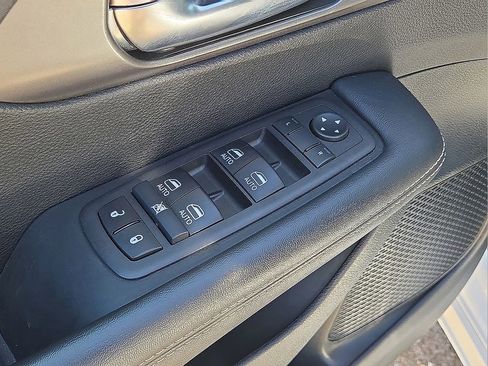 Used 2025 Chrysler Pacifica Select FWD image 21