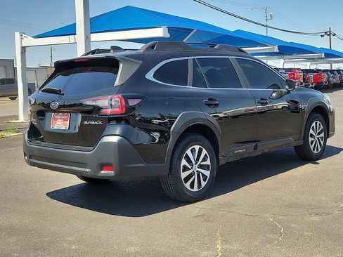 Used 2023 Subaru Outback Premium AWD/4WD image 4