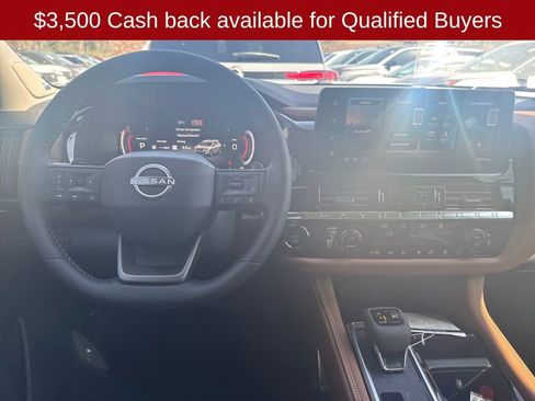 New 2026 Nissan Pathfinder Platinum image 13