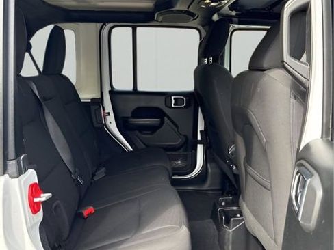Used 2019 Jeep Wrangler Unlimited Sport S AWD/4WD image 16