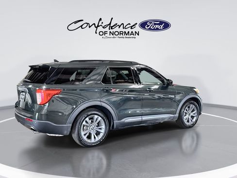 Used 2022 Ford Explorer XLT w/ Equipment Group 202A image 9