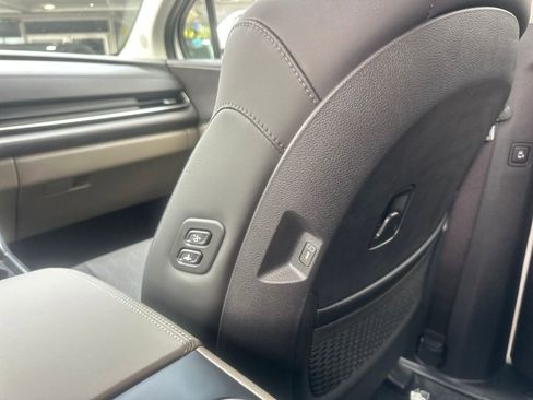 New 2026 Kia Carnival EX image 17