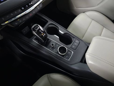 Used 2020 Cadillac XT4 Premium Luxury AWD/4WD image 33