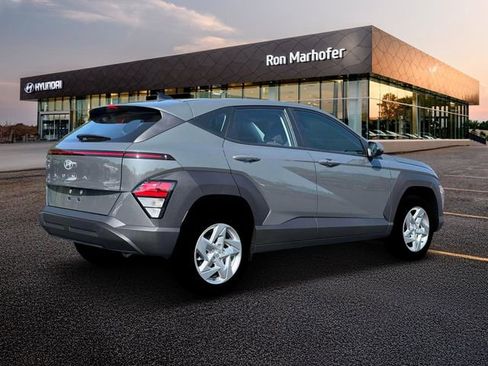 New 2026 Hyundai Kona SE image 8