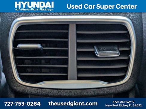 Used 2019 Hyundai Santa Fe SE w/ Cargo Package image 15