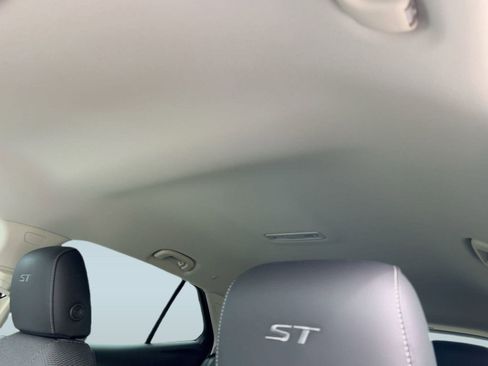 Certified 2023 Buick Envision Preferred w/ Sport Touring Package image 16