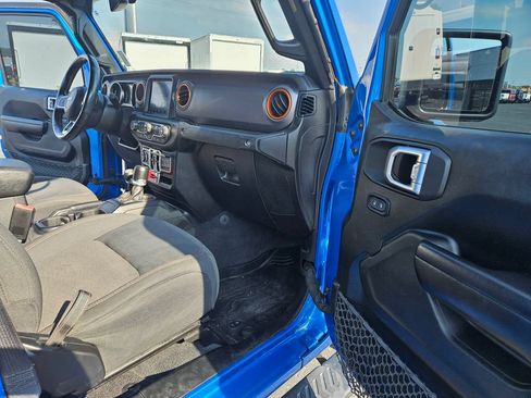 Used 2021 Jeep Gladiator Mojave w/ Dual Top Group AWD/4WD image 25