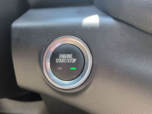 Used 2023 GMC Terrain SLE w/ Driver Convenience Package image 19