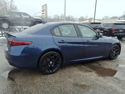 Used 2021 Alfa Romeo Giulia Sprint w/ Nero Edizione image 5