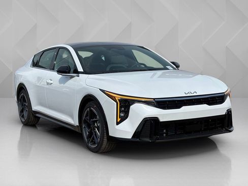 New 2026 Kia K4 GT-Line FWD image 3