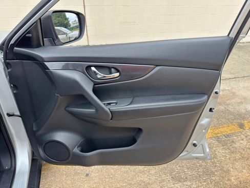 Used 2019 Nissan Rogue SV w/ Premium Package AWD/4WD image 42