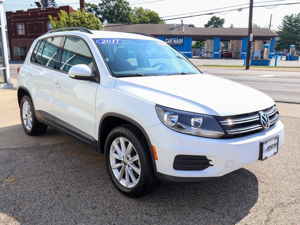 Used 2017 Volkswagen Tiguan Limited w/ Premium Package AWD/4WD image 7