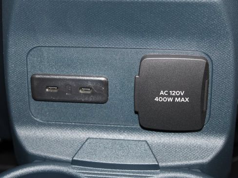 New 2026 Ford Maverick XLT w/ XLT Luxury Package FWD image 31