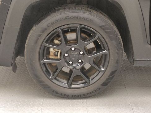 Used 2020 Jeep Renegade Altitude FWD image 31