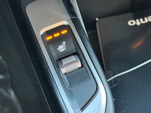 New 2026 Kia Sorento S w/ S Panoramic Sunroof Package image 16