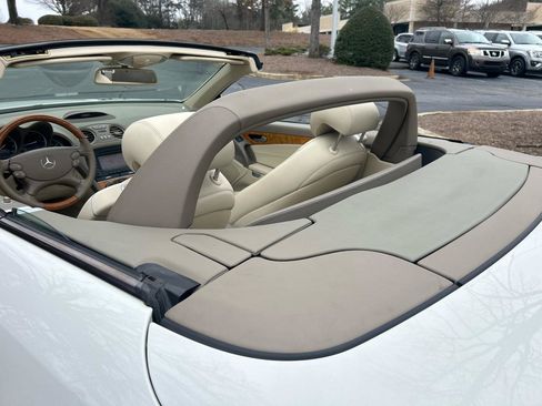 Used 2008 Mercedes-Benz SL 550 image 6