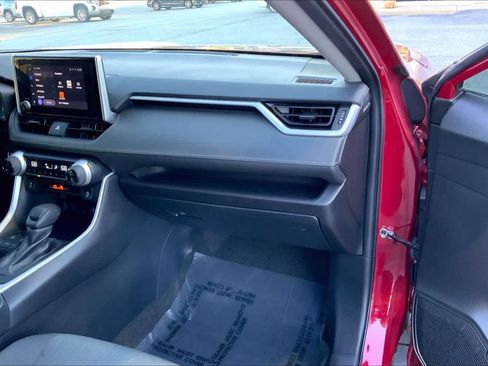 Used 2023 Toyota RAV4 XLE w/ Convenience Package image 18