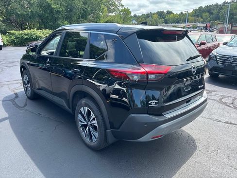 Certified 2023 Nissan Rogue SV w/ SV Premium B Package AWD/4WD image 5