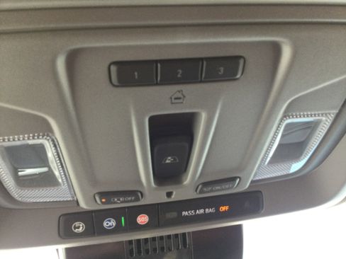 New 2026 GMC Sierra 3500 SLT w/ SLT Premium Package AWD/4WD image 19