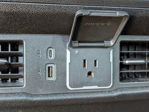 Used 2025 Chevrolet Silverado 1500 LT image 17