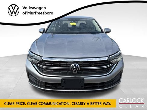 Used 2024 Volkswagen Jetta SE FWD image 3