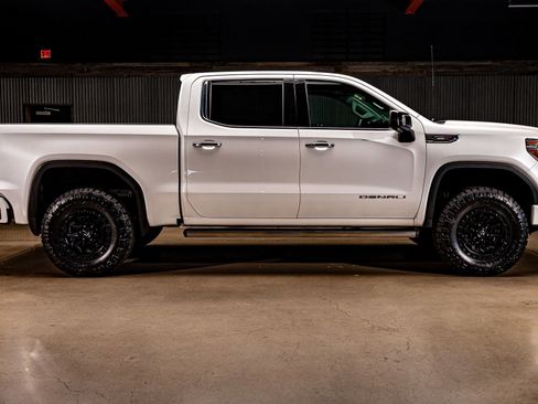 Used 2021 GMC Sierra 1500 Denali w/ Denali Ultimate Package image 11