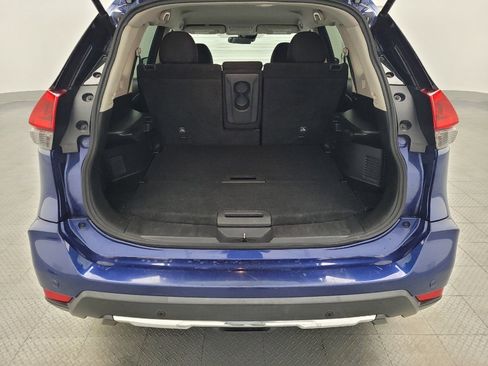 Used 2020 Nissan Rogue SV image 29