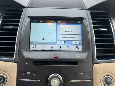 Used 2017 Ford Taurus SEL w/ Equipment Group 201A FWD image 25