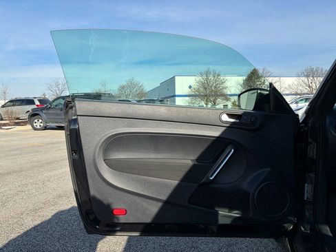 Used 2017 Volkswagen Beetle 1.8T S image 11