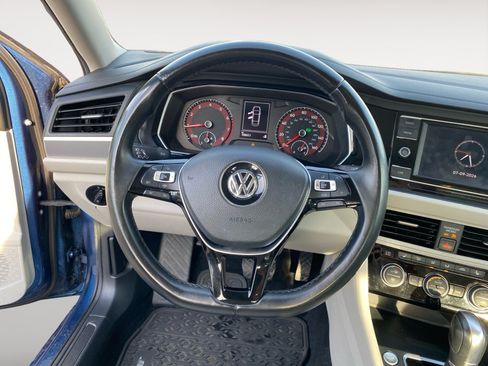 Used 2019 Volkswagen Jetta SE FWD image 14