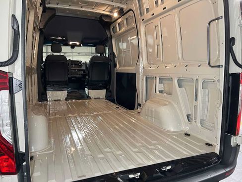 Used 2026 Mercedes-Benz Sprinter 2500 image 19