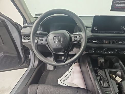 Used 2025 Honda Accord SE image 13