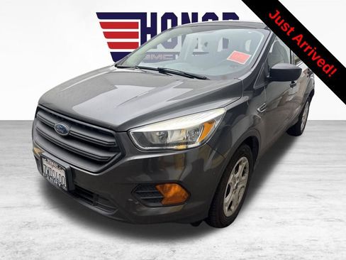 Used 2017 Ford Escape S FWD image 4