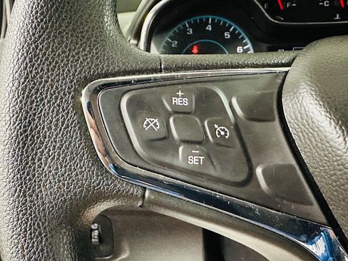 Used 2018 Chevrolet Cruze LT FWD image 16