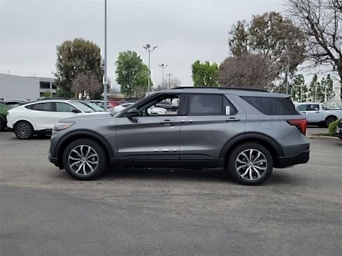 New 2026 Ford Explorer ST-Line w/ Premium Package RWD image 2