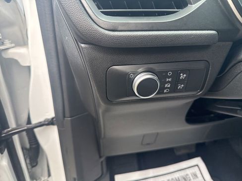 Used 2020 Ford Escape SE image 23