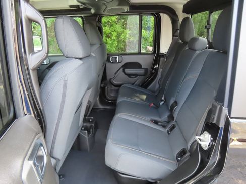 New 2025 Jeep Gladiator Willys image 24