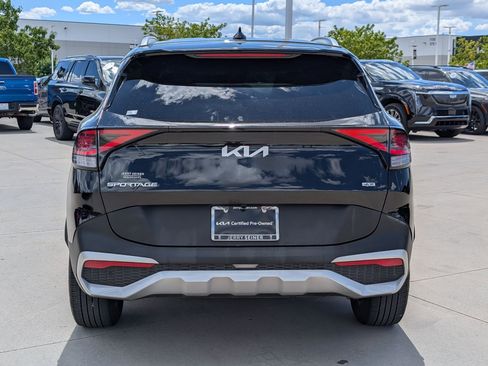Certified 2025 Kia Sportage EX AWD/4WD image 4