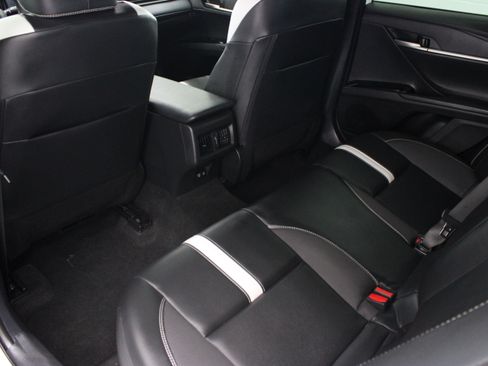 Used 2025 Toyota Camry SE w/ Convenience Package FWD image 24