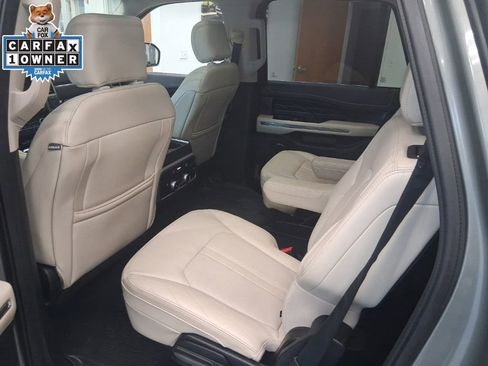 Used 2019 Ford Expedition Platinum AWD/4WD image 16