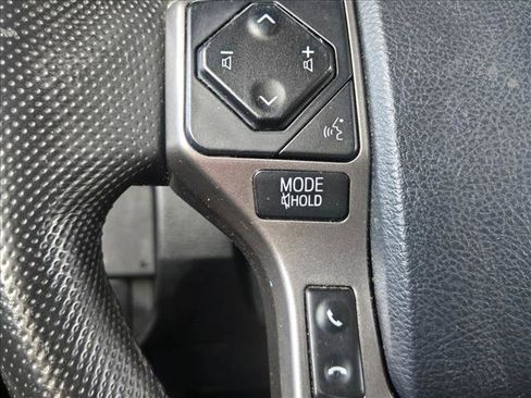 Used 2018 Toyota Tacoma SR5 image 12