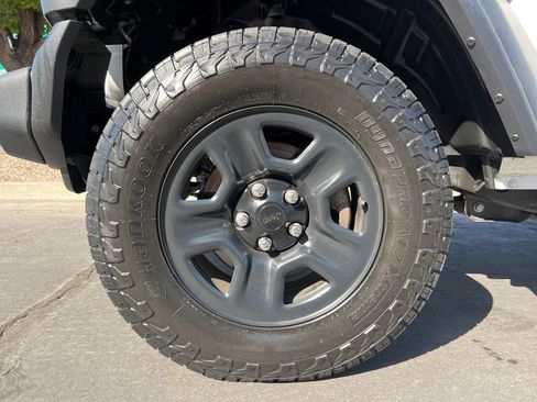 Used 2024 Jeep Wrangler Sport image 26