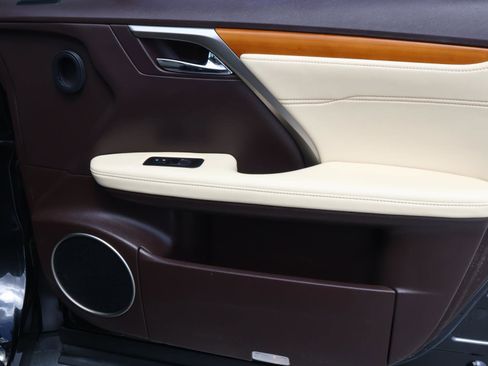 Used 2018 Lexus RX 350 FWD w/ Premium Package image 16