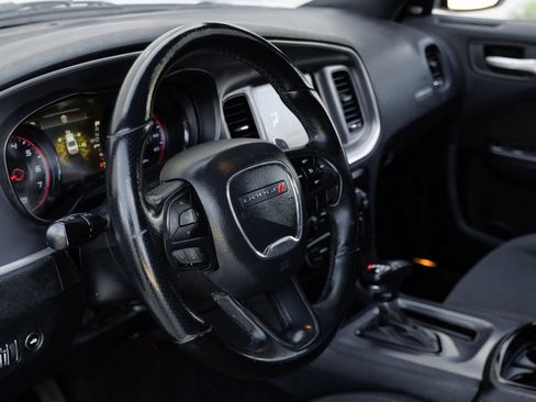 Used 2019 Dodge Charger R/T w/ Blacktop Package RWD image 17