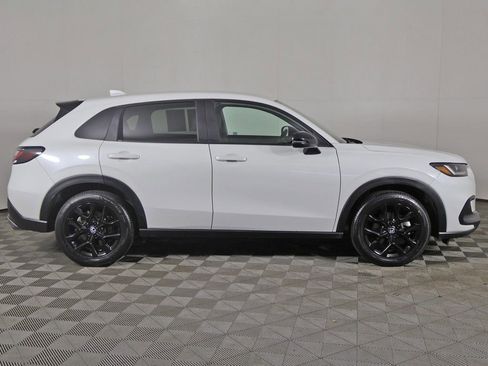 Used 2023 Honda HR-V Sport image 17