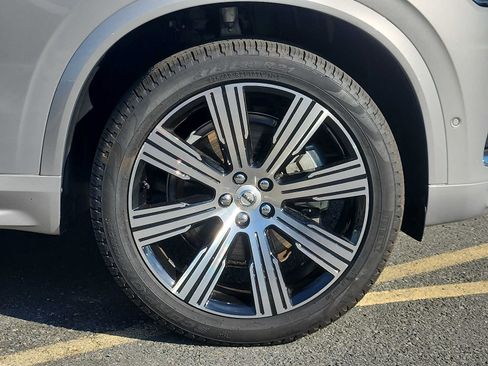Certified 2024 Volvo XC90 B6 Plus AWD/4WD image 8