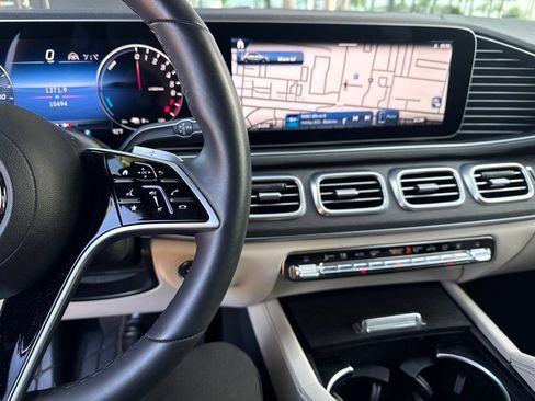 Used 2025 Mercedes-Benz GLE 450e 4MATIC image 4