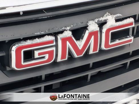 Used 2024 GMC Terrain SLE image 9